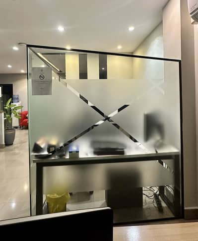 12mm tempered glass partition for sale 2 months before newly instaled