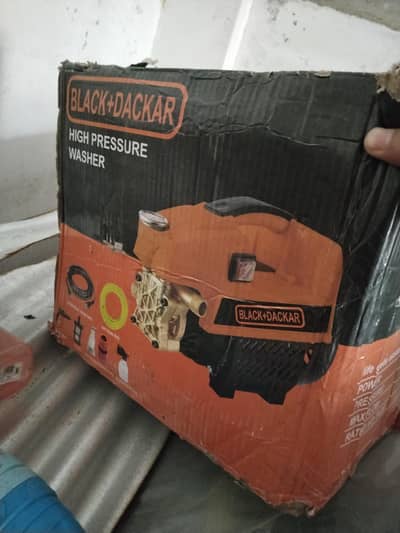 black + backar  120bar pressure used ni keh abi tkh new prhi hai