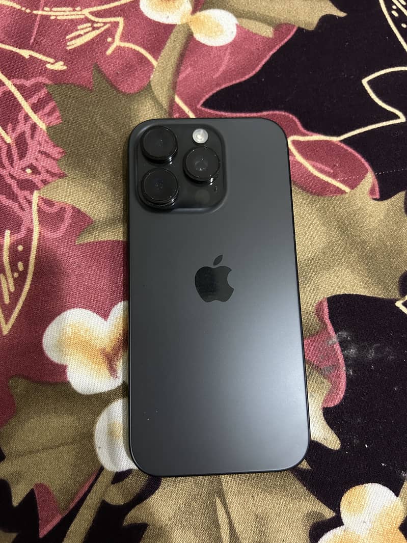 Apple iPhone 16 Pro 3