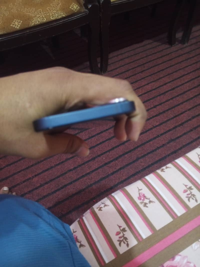 Apple iPhone 13 3