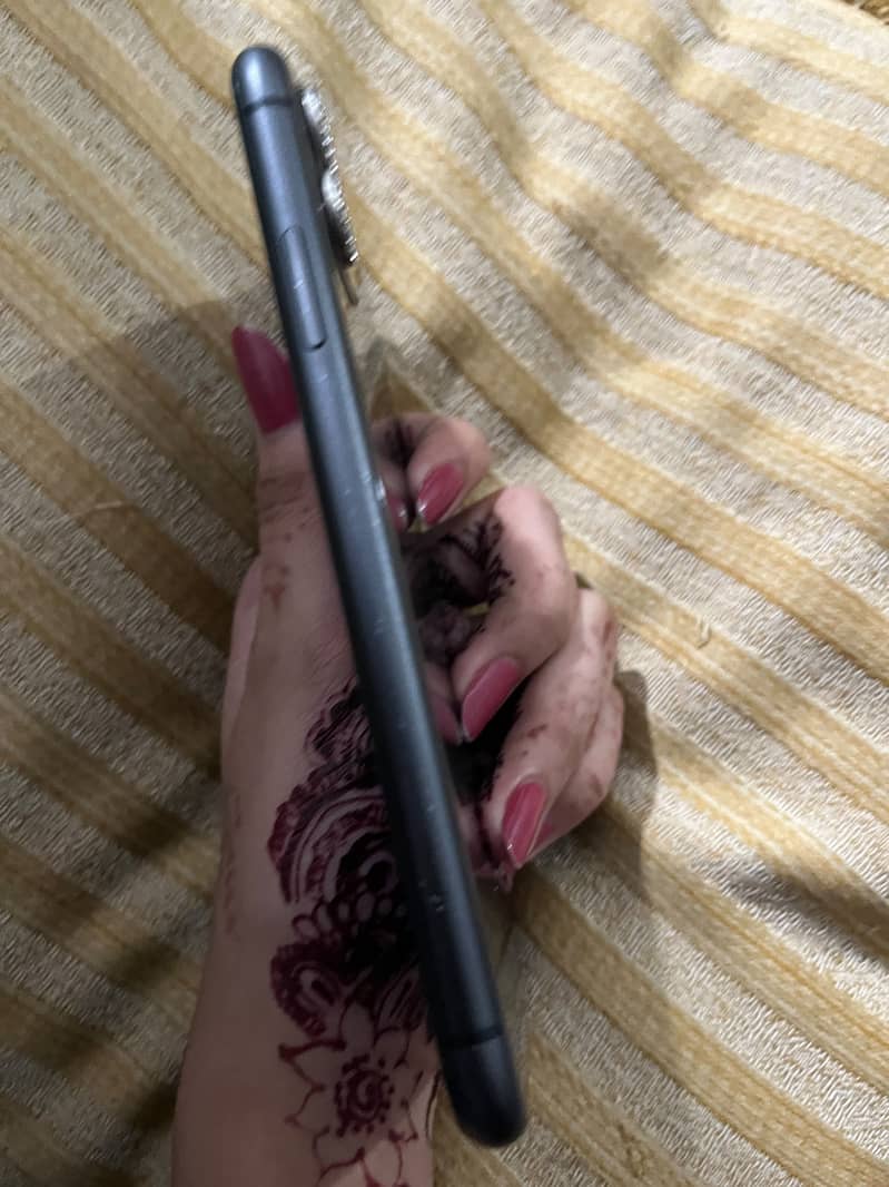 Apple iPhone 11 5