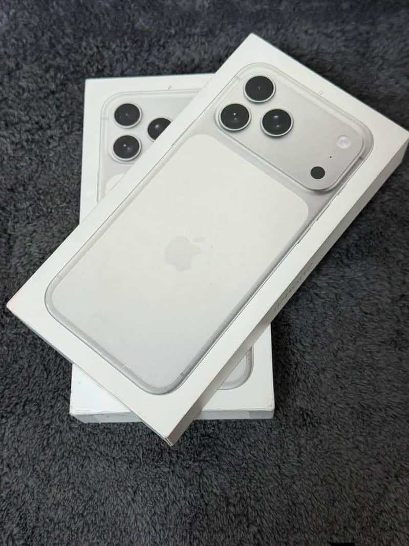 Apple iPhone 17 Pro Max 0