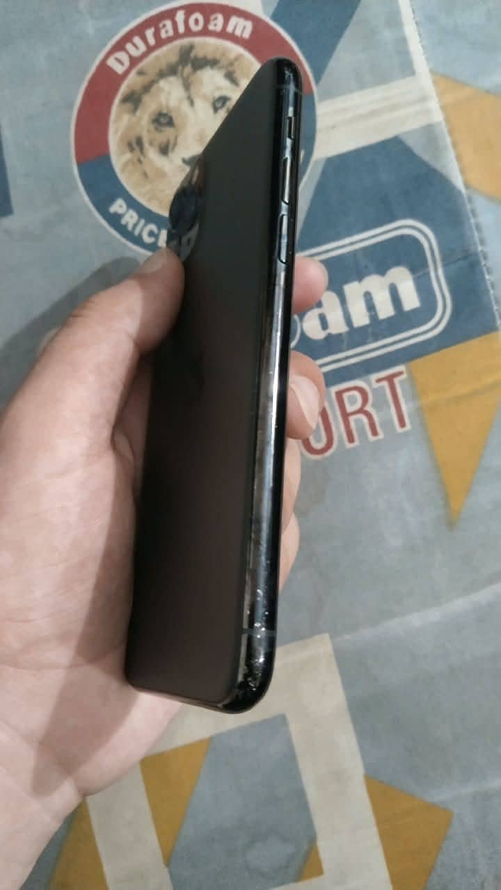 Apple iPhone 11 Pro 0