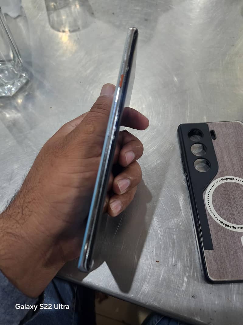 Tecno CAMON 40 Pro 4