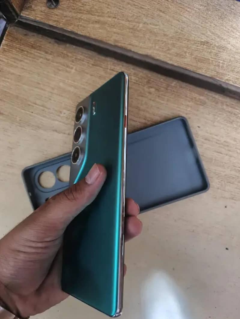 Tecno CAMON 40 Pro 2