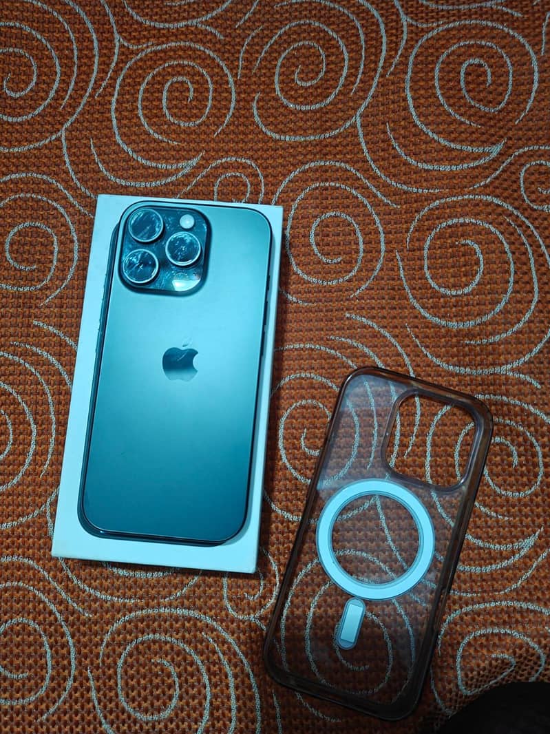Apple iPhone 16 Pro 2