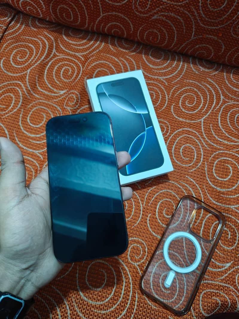 Apple iPhone 16 Pro 7