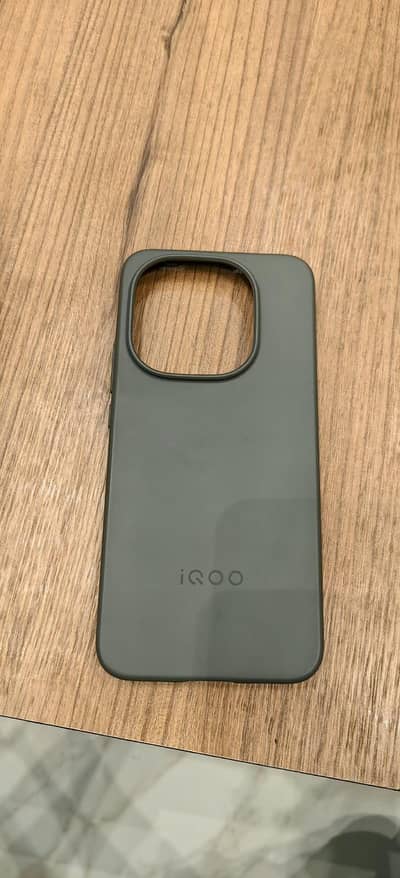 Vivo iQOO