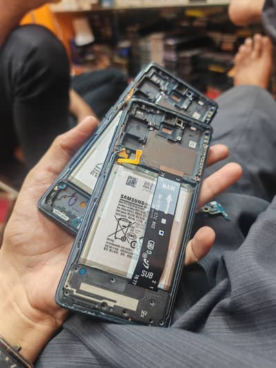 Samsung Mobile S20 FE all original parts available Lcd panel battery