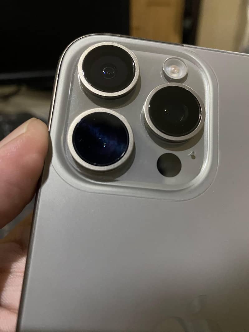 Apple iPhone 15 Pro Max 1