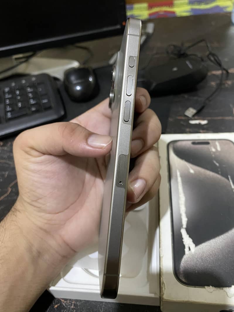Apple iPhone 15 Pro Max 5