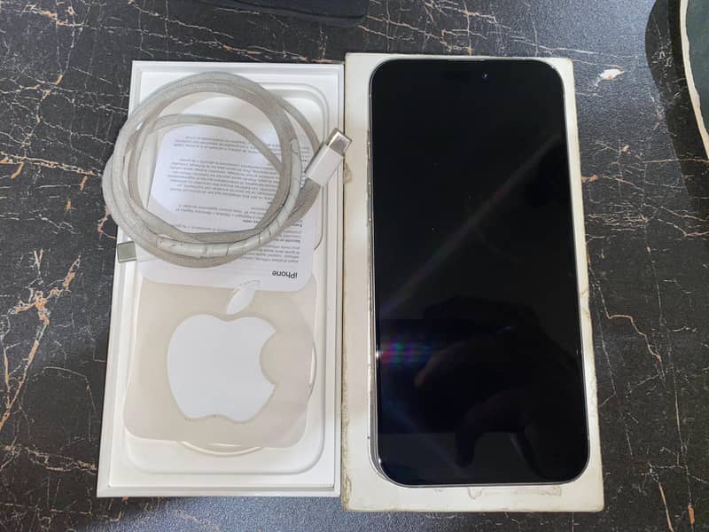 Apple iPhone 15 Pro Max 6