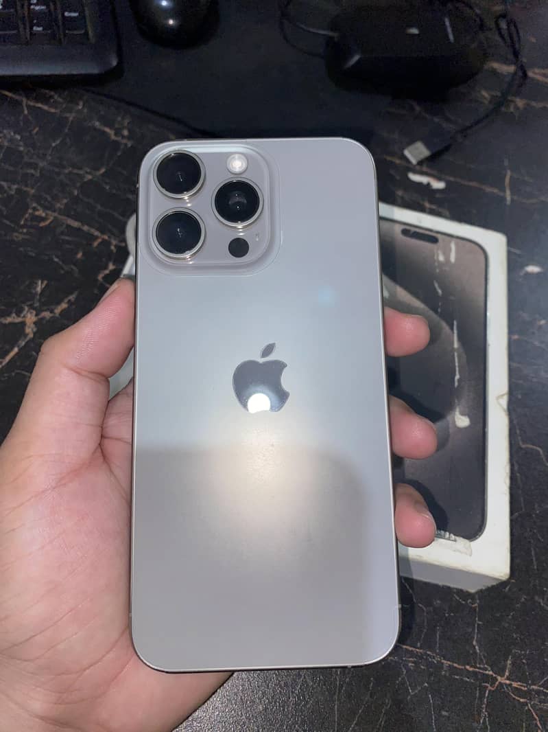 Apple iPhone 15 Pro Max 7
