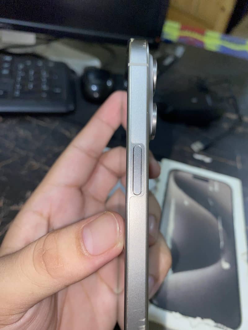 Apple iPhone 15 Pro Max 8