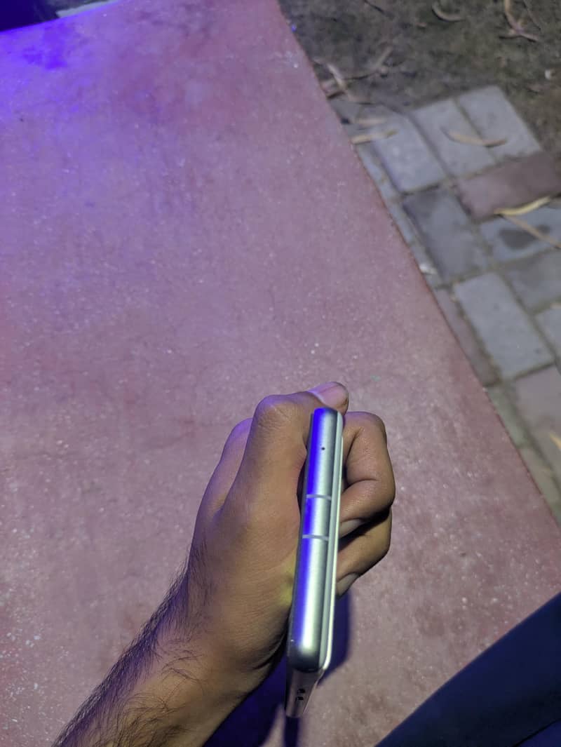 Google Pixel 7a 4