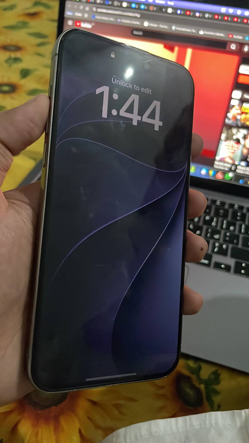 Apple iPhone 15 Pro Max 2