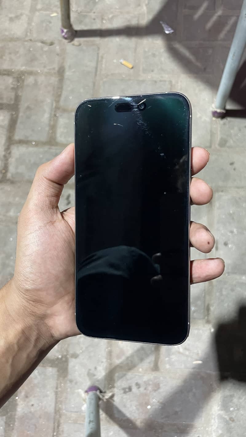 Apple iPhone 15 Pro Max 3