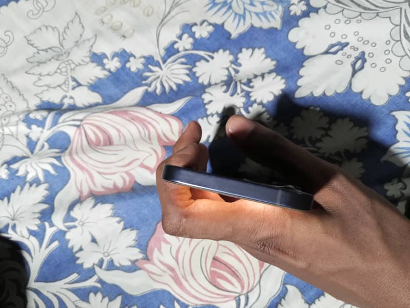 Apple iPhone 12 4