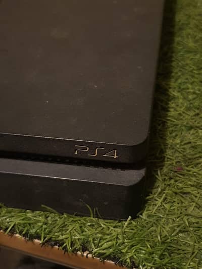 Ps4 slim 500gb with 2 controllers