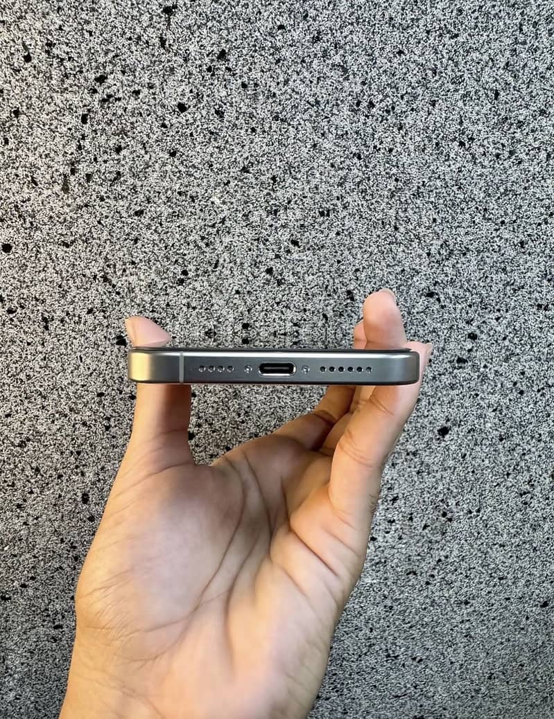 iPhone 15 Pro Max 3