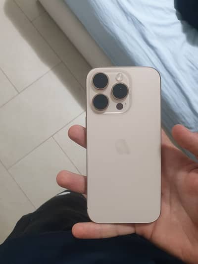iPhone 16 Pro 83% Battery 256 Gb