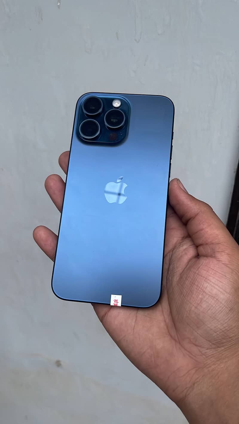 Apple iPhone 15 Pro Max 4