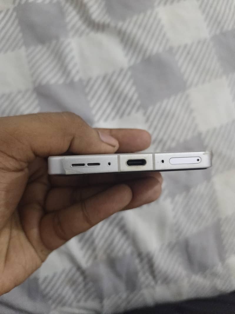 One Plus Ace 5 white 2
