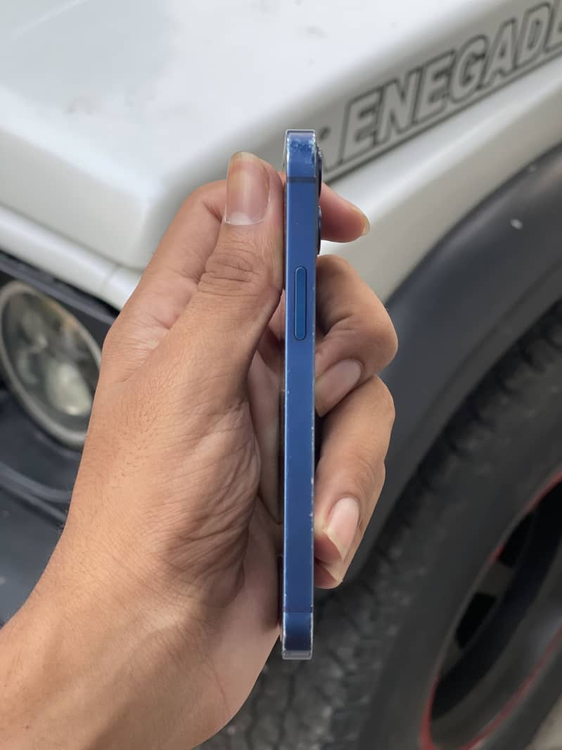 Iphone 12 mini 4