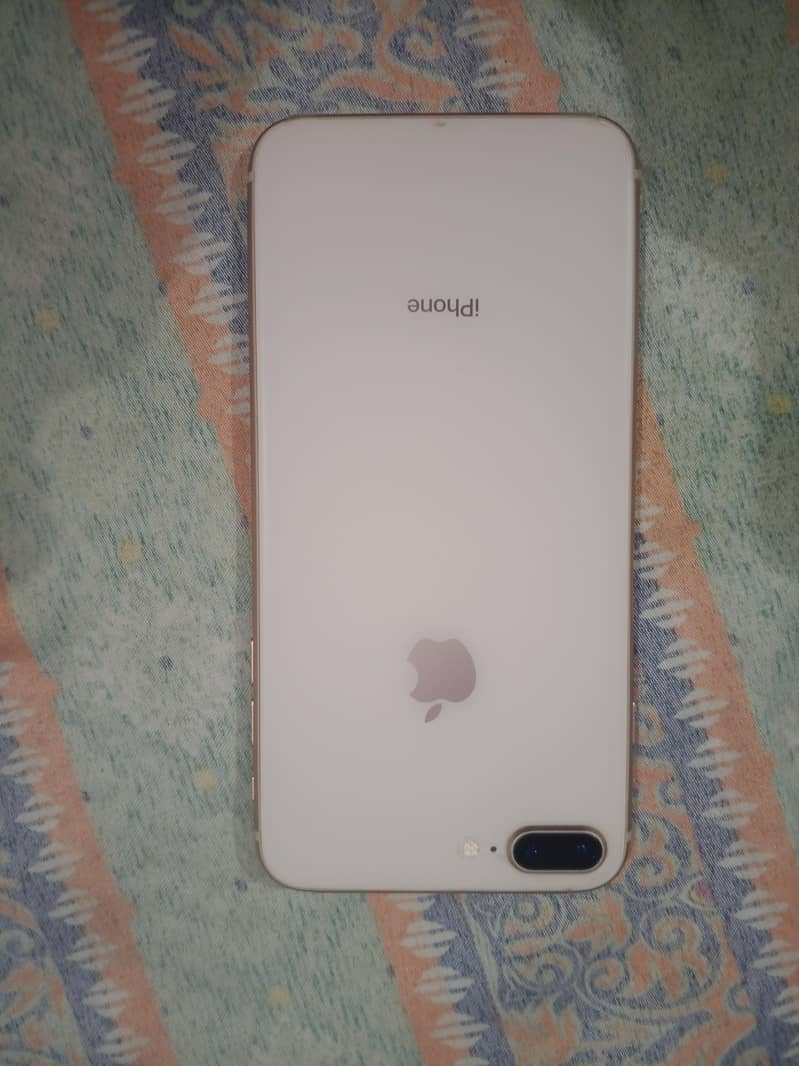 Apple iPhone 8 Plus 1