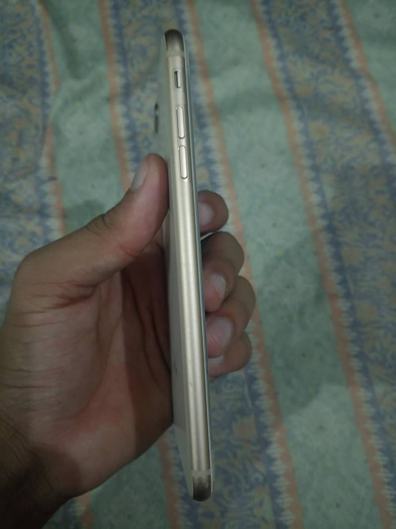 Apple iPhone 8 Plus 2