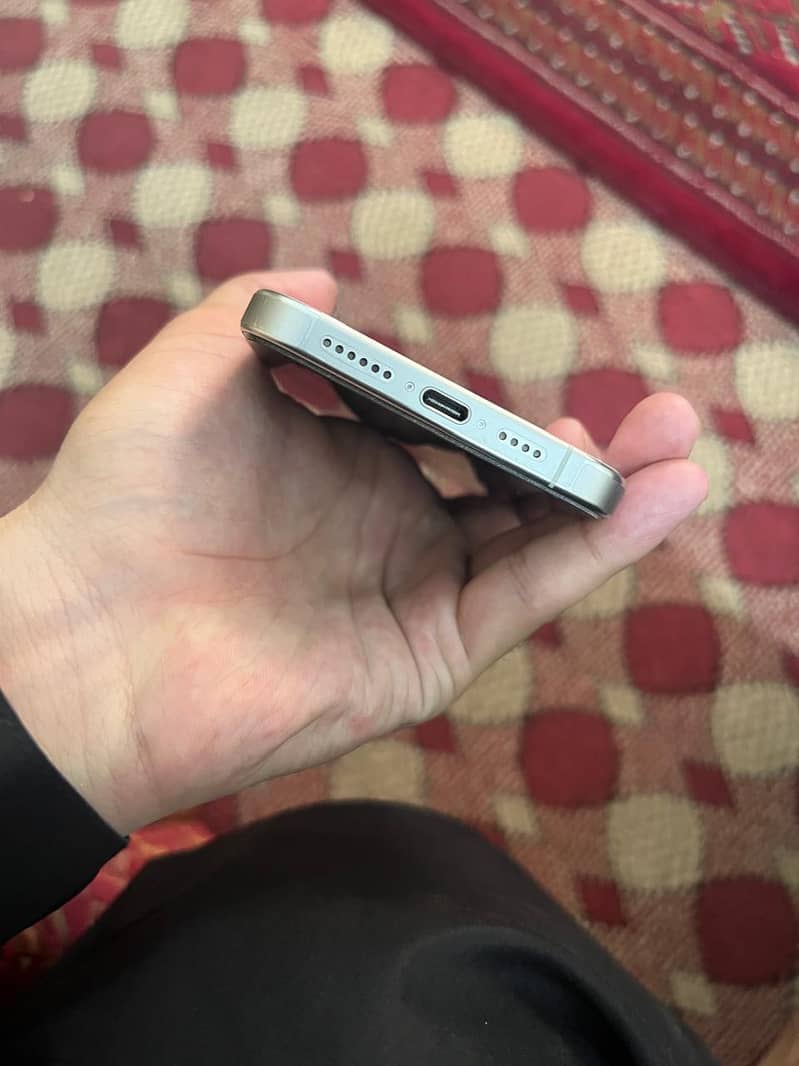 iphone 15 pro max 2