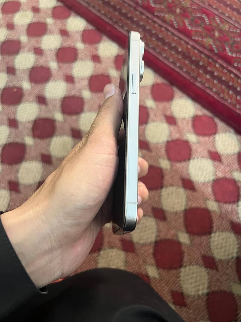 iphone 15 pro max 5