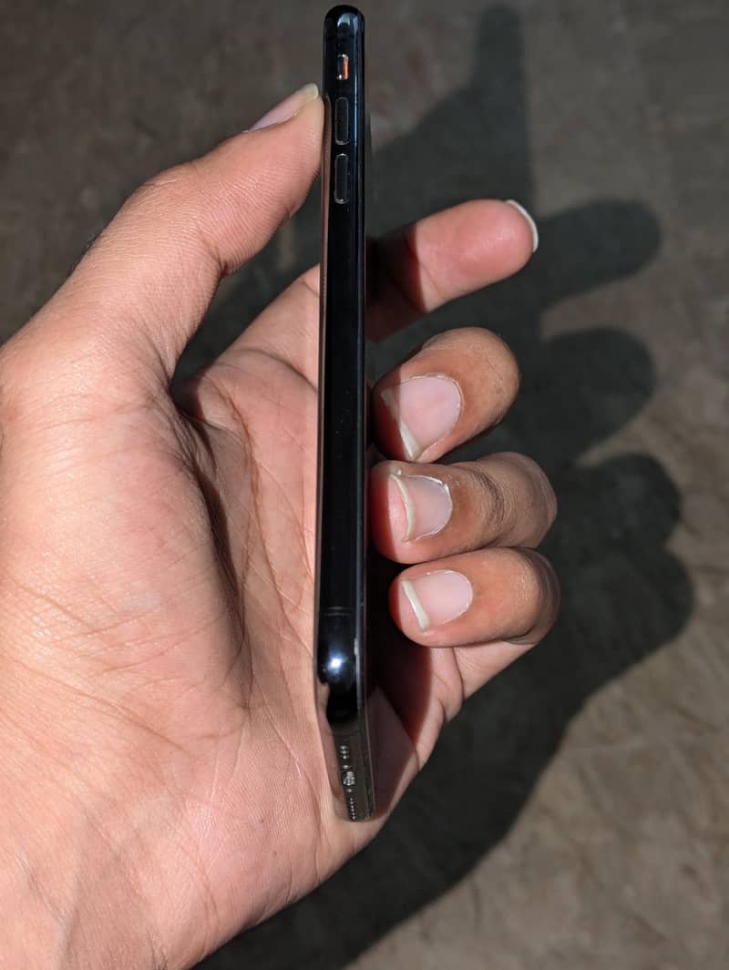 Apple iPhone XS 6