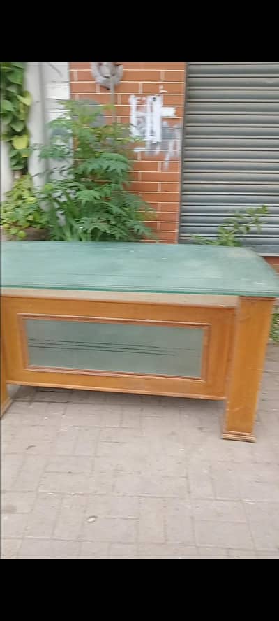 urgent sale office table with glass top