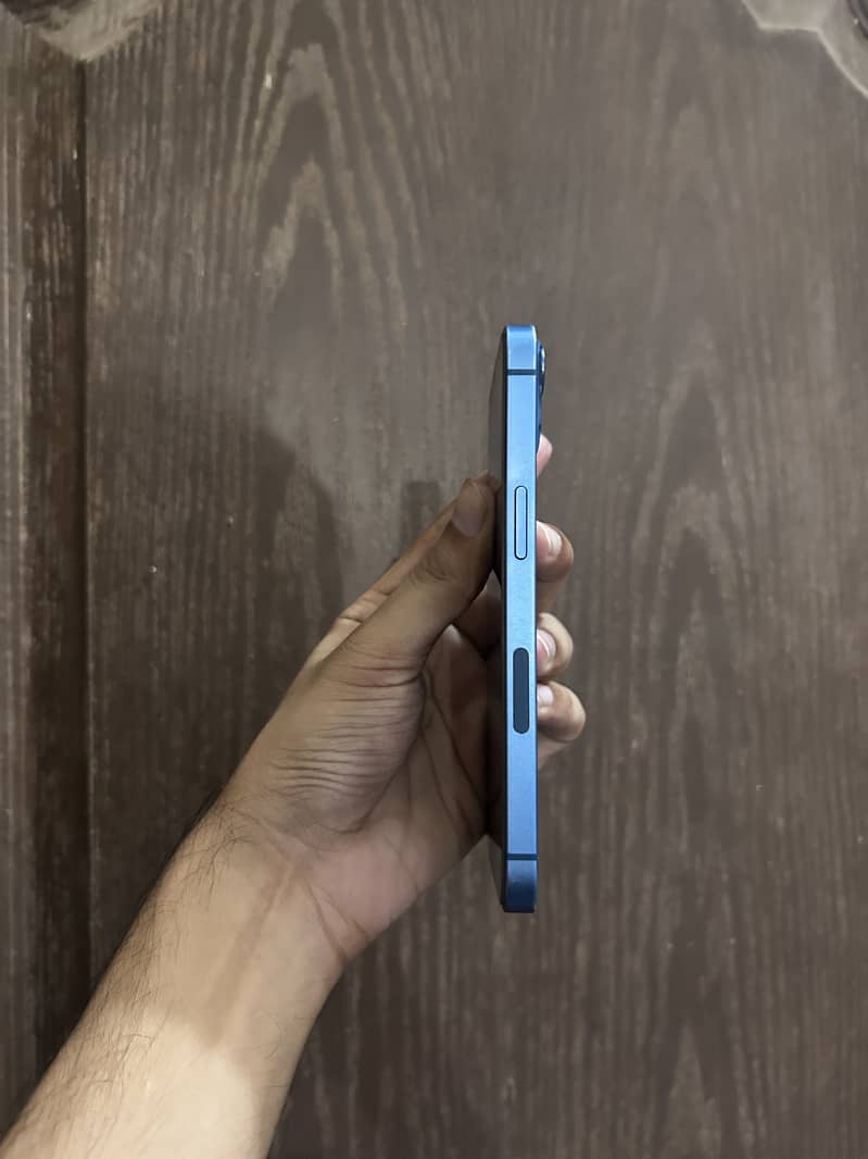 Apple iPhone 13 1