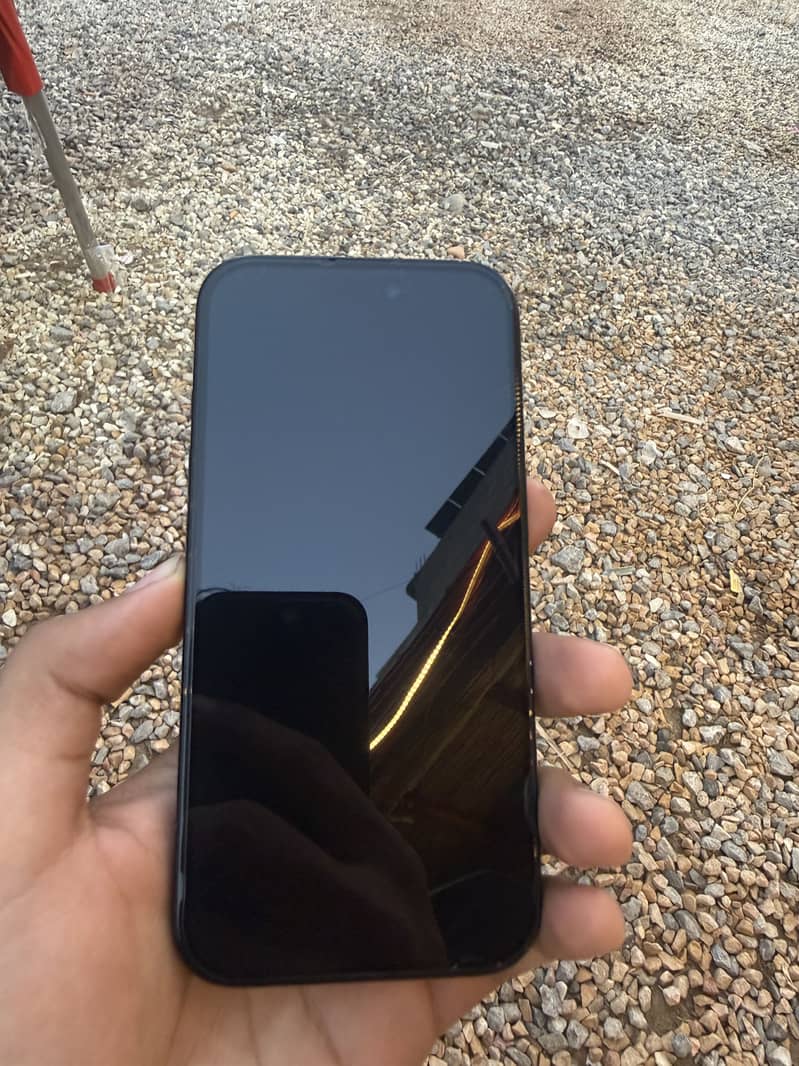 Apple iPhone 16 1