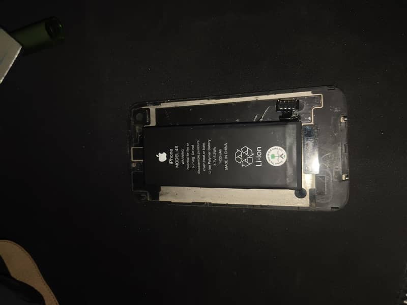 iPhone 4S battery 3