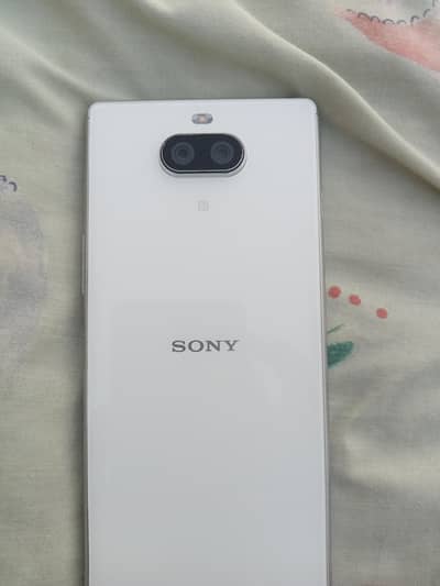 Sony Xperia 8