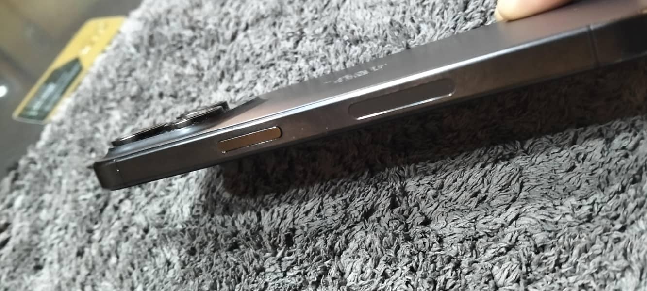 Apple iPhone 15 Pro 3