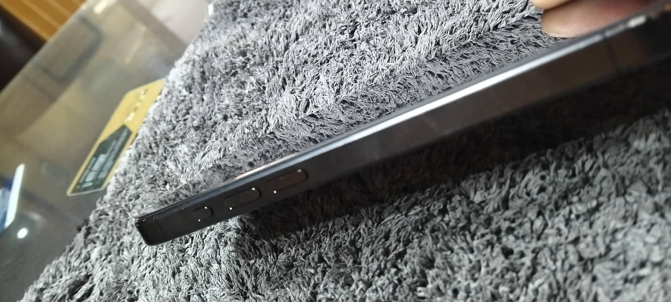 Apple iPhone 15 Pro 4