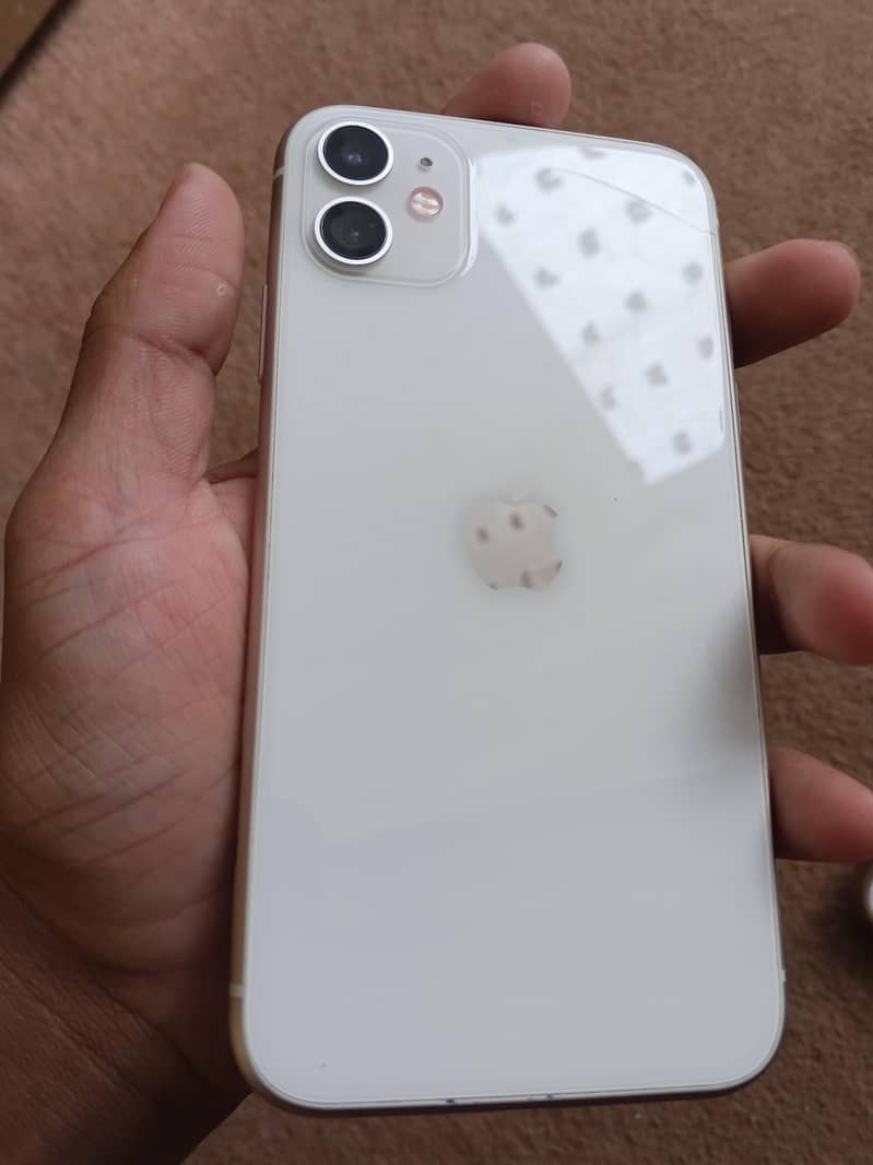 Apple iPhone 11 3
