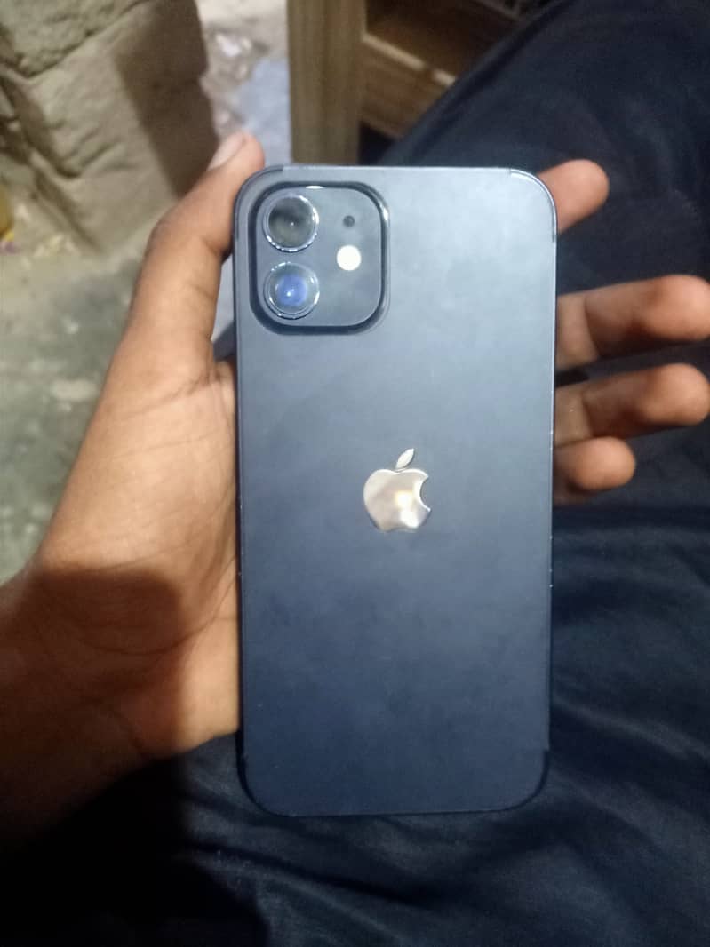 Apple iPhone 12 6