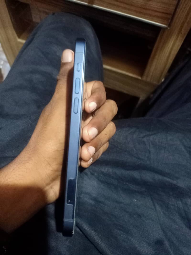 Apple iPhone 12 7