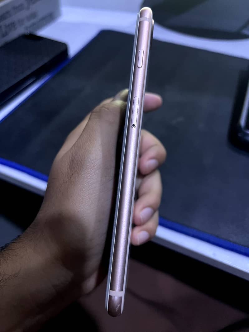 Apple iPhone 8 Plus 4