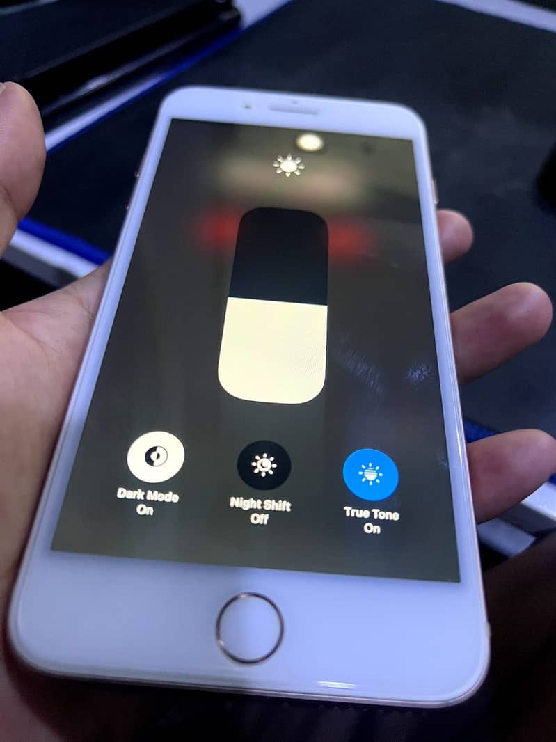 Apple iPhone 8 Plus 5