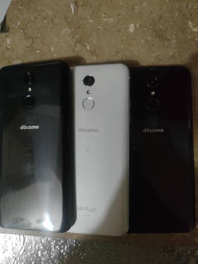 LG Style L-03k.    (Bundle price) 4GB/64GB.