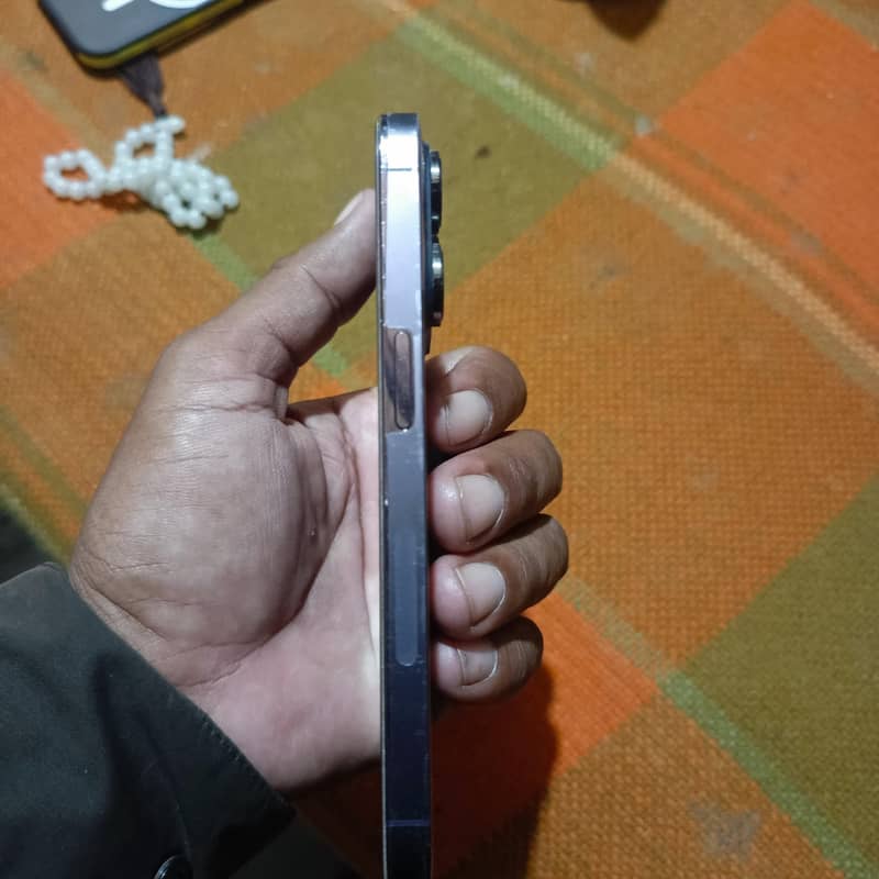 Apple iPhone 14 Pro 4