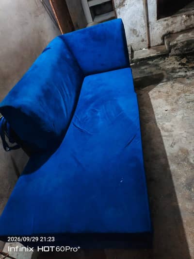sofa L shaip me for sale