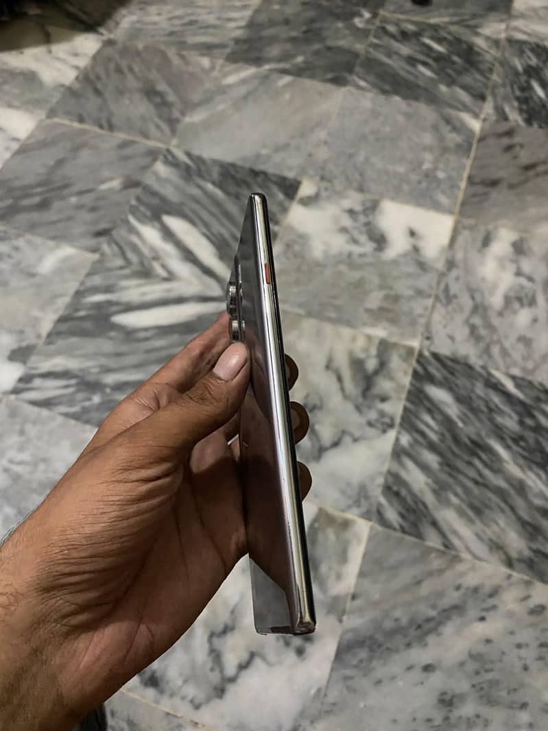Tecno CAMON 40 Pro 1