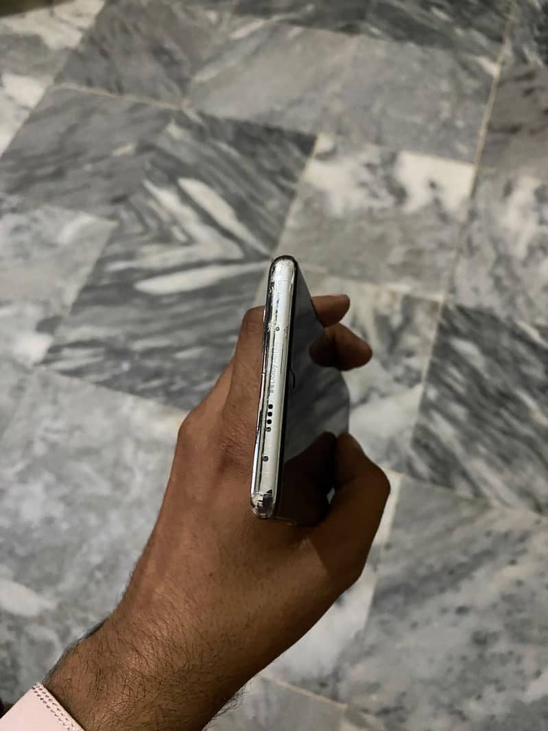 Tecno CAMON 40 Pro 4